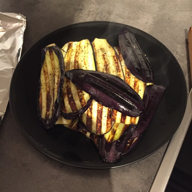 Auberginen gegrillt