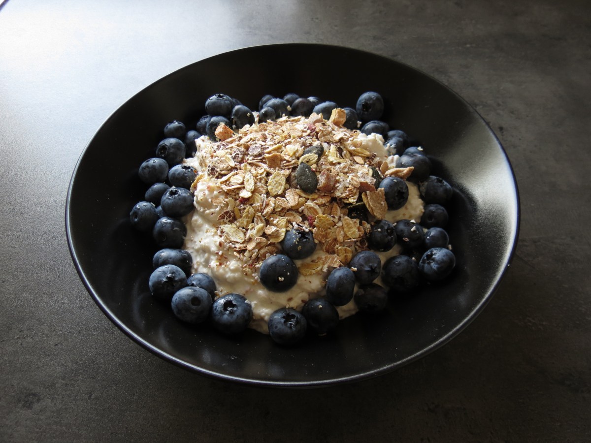 Apfelmüsli mit Heidelbeeren – howegethealthy