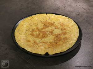 Frühstücksrolle mit Lachs-Avocado-Mayonnaise Omlette