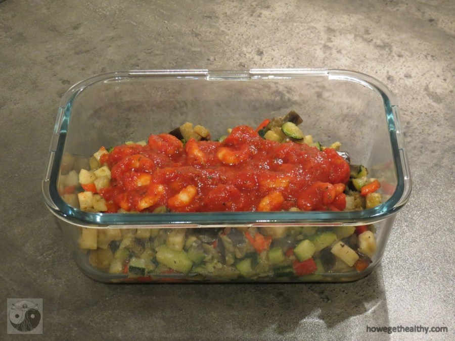 Topfgemüse mit Garnelen und Tomatensoße