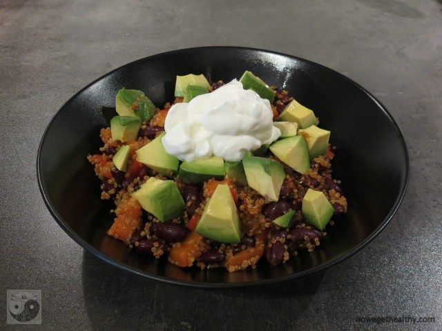 quinoabowl-mit-avocado-und-skyr