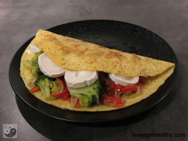 Gefuelltes Omlette mit Brokkoli und Ziegenkäse