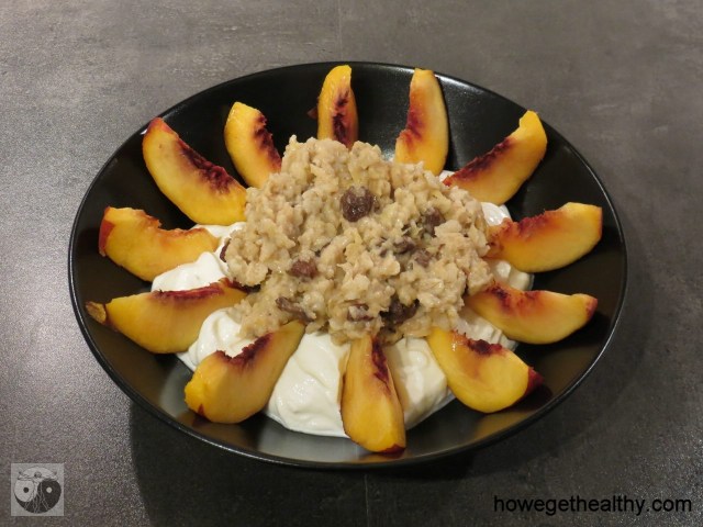 Porridge mit Quark und Nektarinen