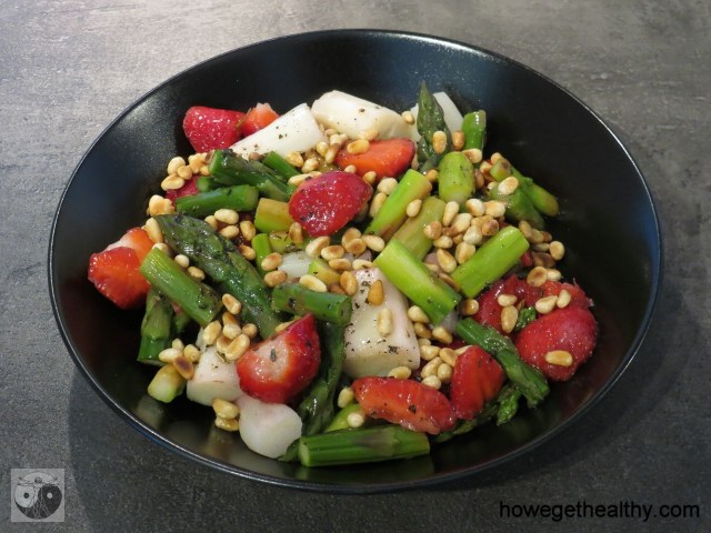 Spargel-Erbeer-Salat